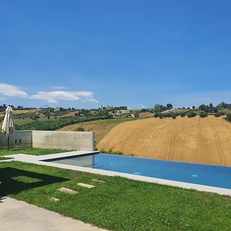 Casa Lunaria Porto SantʼElpidio