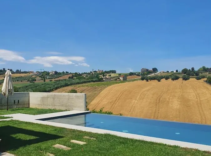 Casa Lunaria Porto SantʼElpidio